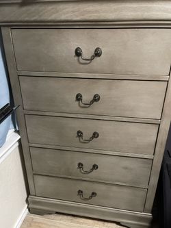 Dresser 