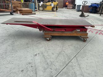 Motorcycle lift