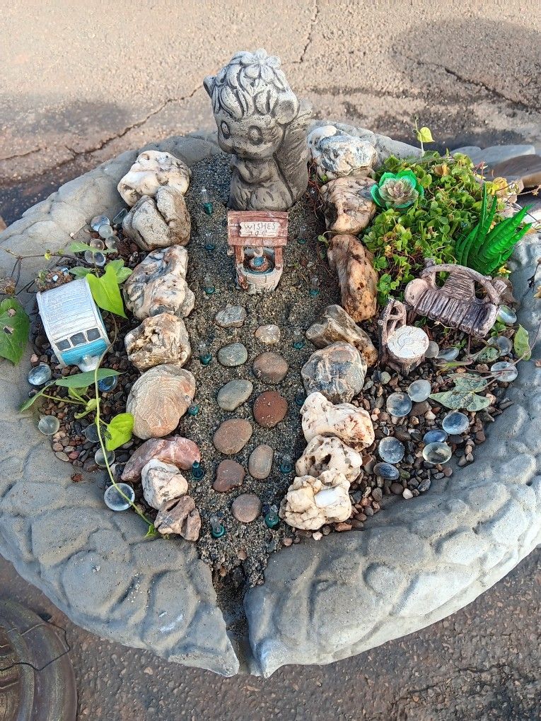 Birdbath Garden On Statue