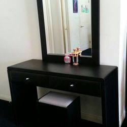 Dissing Table.  Black 