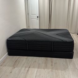 Sleek Men Black Queen Mattress With Box  Spring 