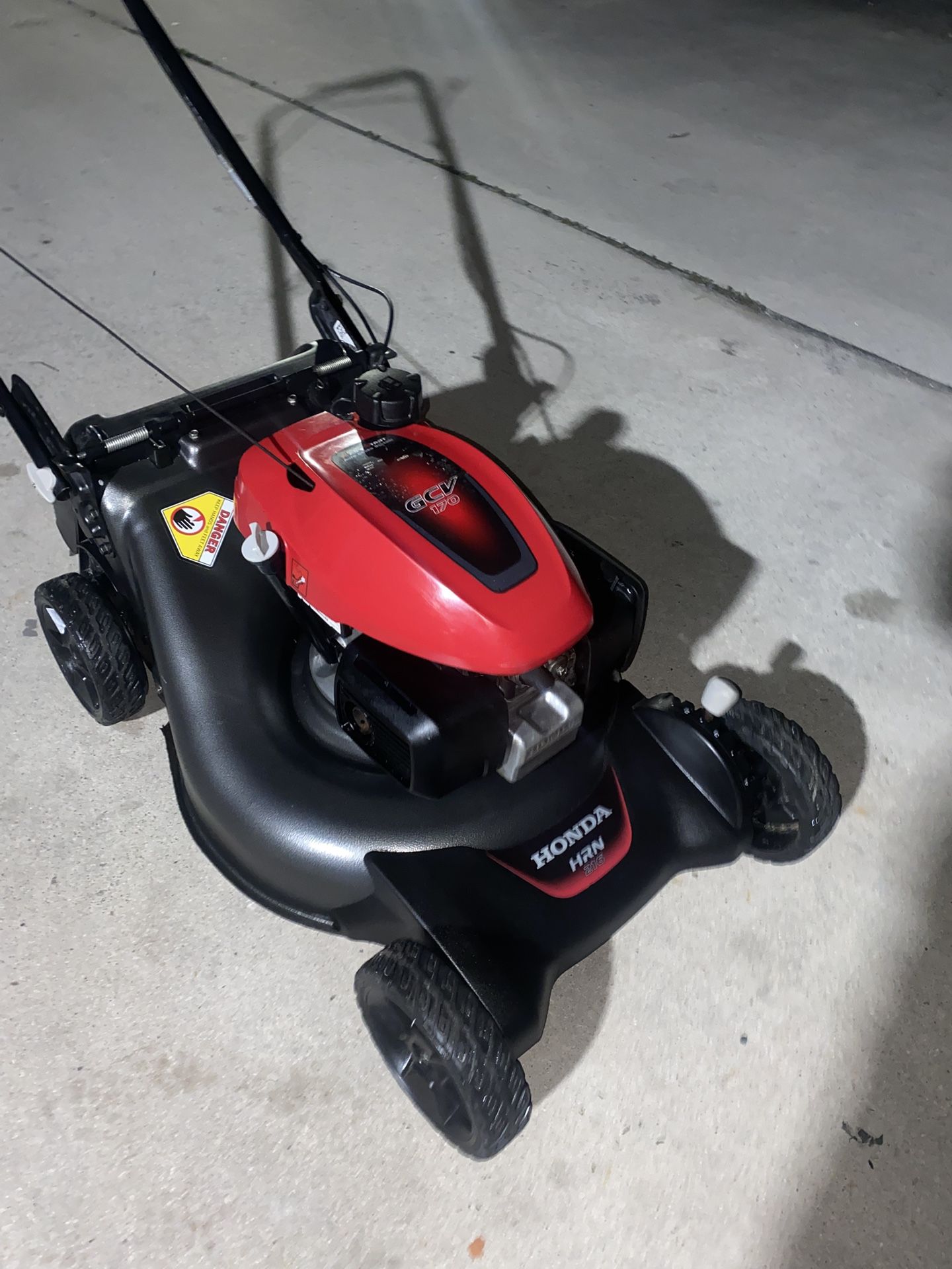 Self Propelled Mower By Honda HRN-216