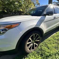 2015 Ford Explorer