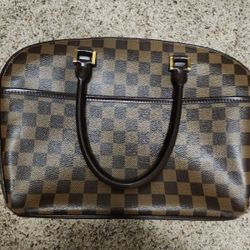 Authentic Louis Vuitton Purse 