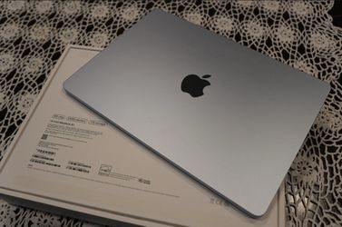 M5 MacBook Air 13” - Sky Blue - 24GB RAM/1TB SSD