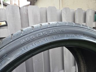 255/35 ZR19  Continental tire