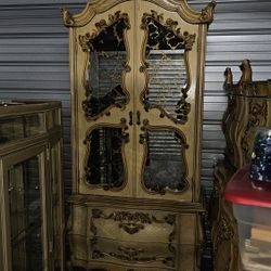 Beautiful antique italian style furniture