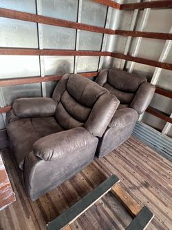 Recliner chairs