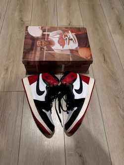 Air Jordan 1 “Black Toe” Size 10.5