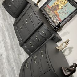 Gorgeous Bernhardt XL Dresser Set 🖤