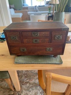 Jewelry case