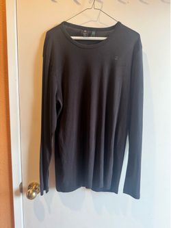 G-Star Raw Men's Long-Sleeve Shirts - Black Used in good condition. Size XXL Smooth, lightweight knit with a subtle logo on the chest. Clean silhouett