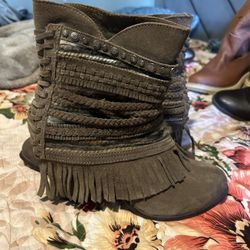 Size 7 Women Shoe
