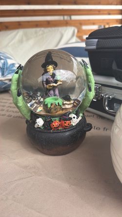 Witch theme snow globe