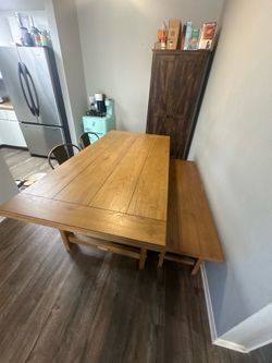 Dining room table seats 6