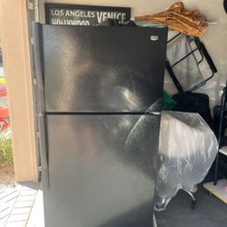 GE Black Refrigerator Freezer. Works Works Works 