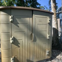 11x7 Resin Garden Shed (disassembled)