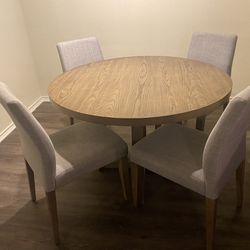 Lakeland Dining Table & Chairs