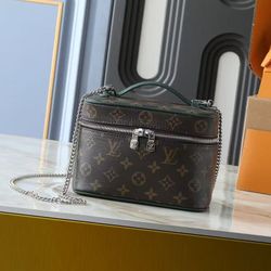 LOUIS VUITTON toiletry pouch

