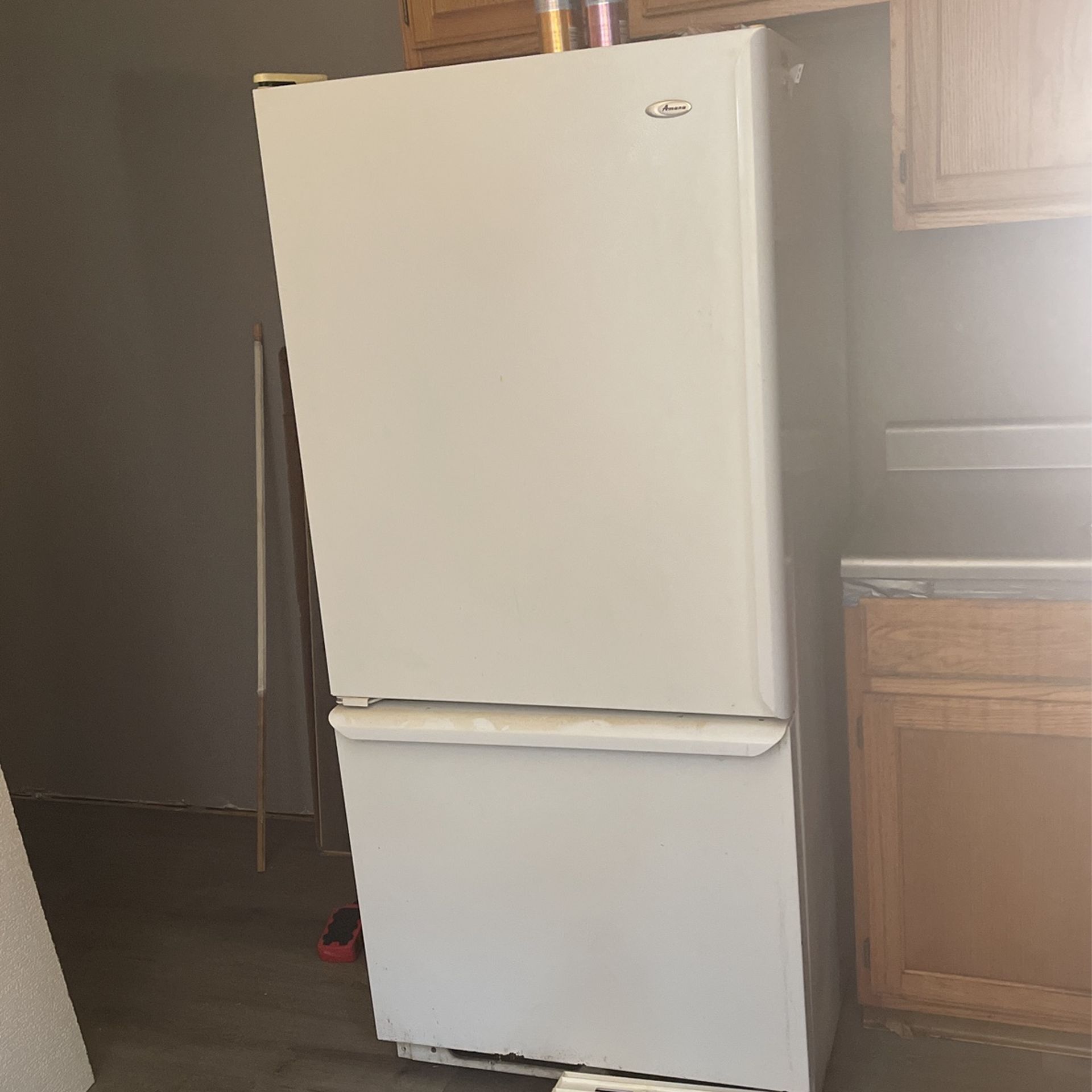 Amaña Refrigerator 