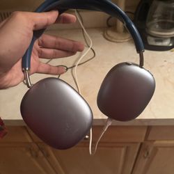 Complete AirPods Max package
