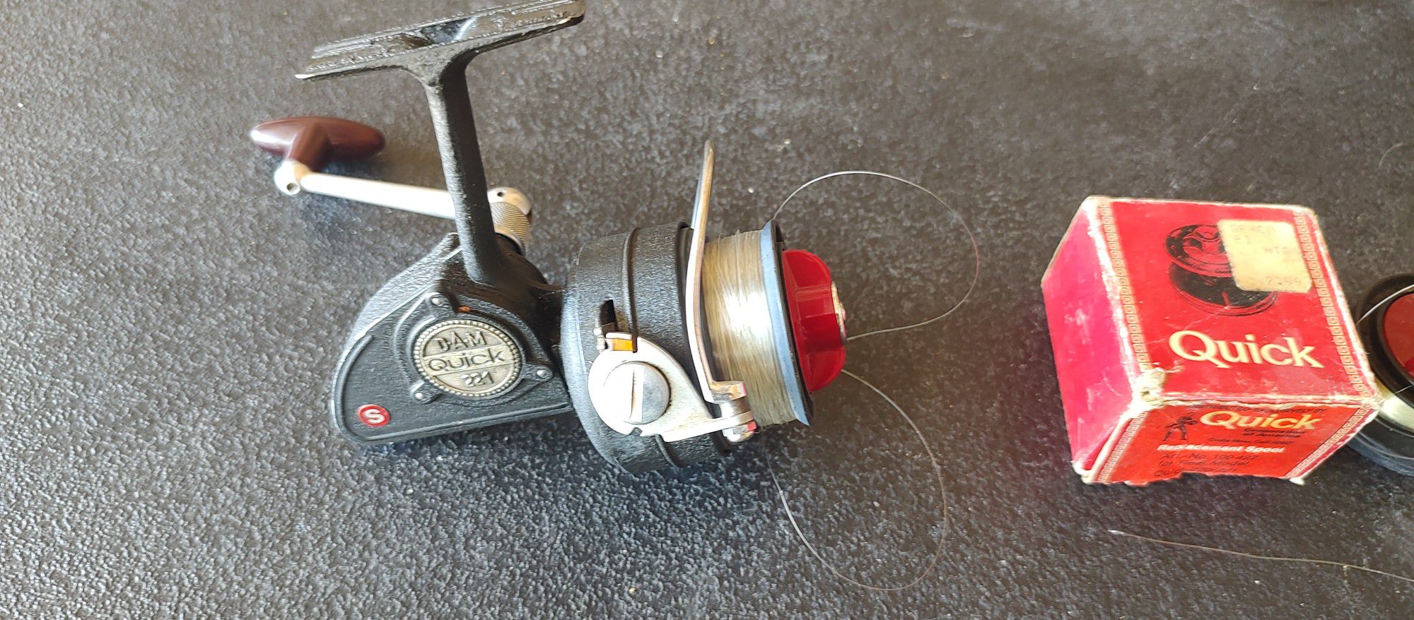 Dam Quick Fishing Reel Model #221 And 2 Replacement Spools