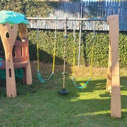 Little Tikes Treehouse Swing set