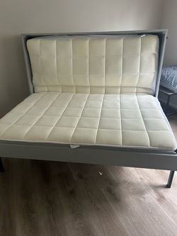 Queen bed