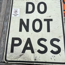 Do Not Pass Street Sign