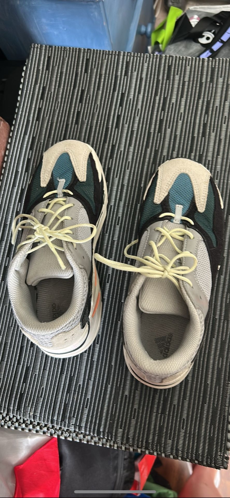 Kids Yeezy Boost 700