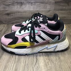 Women’s Adidas 8 1/2 Gym Shoes(running/gym)