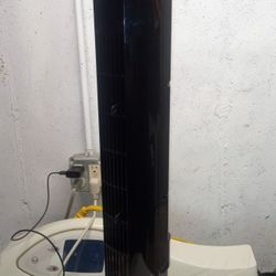 Holmes Small  Oscillating Tower Fan