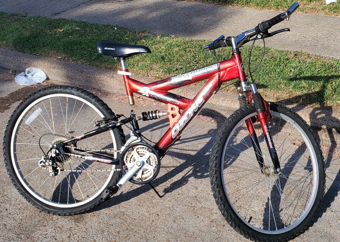 26' OZONE MOUNTAIN BIKE