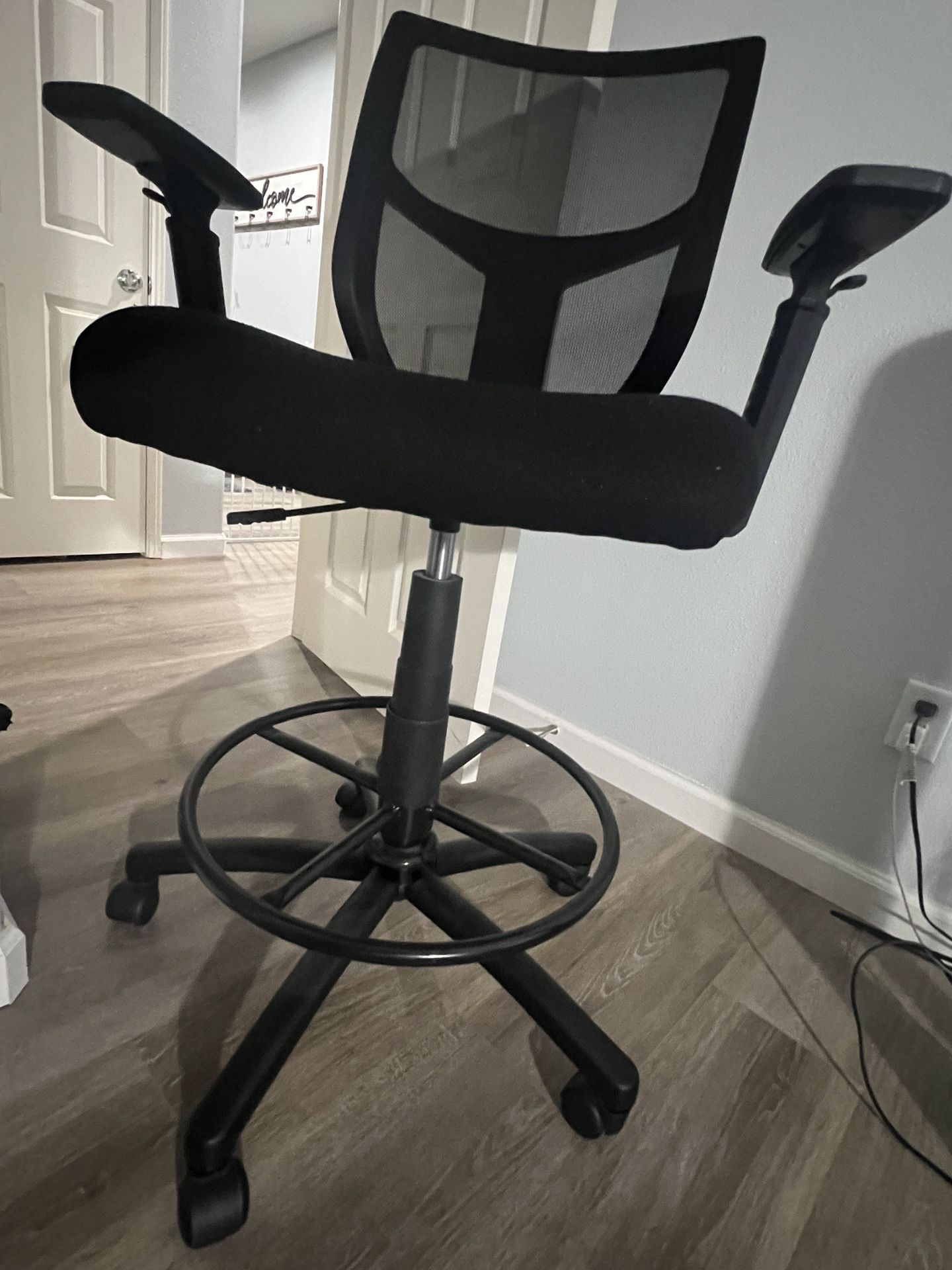 Black Mesh Tall Office Chair