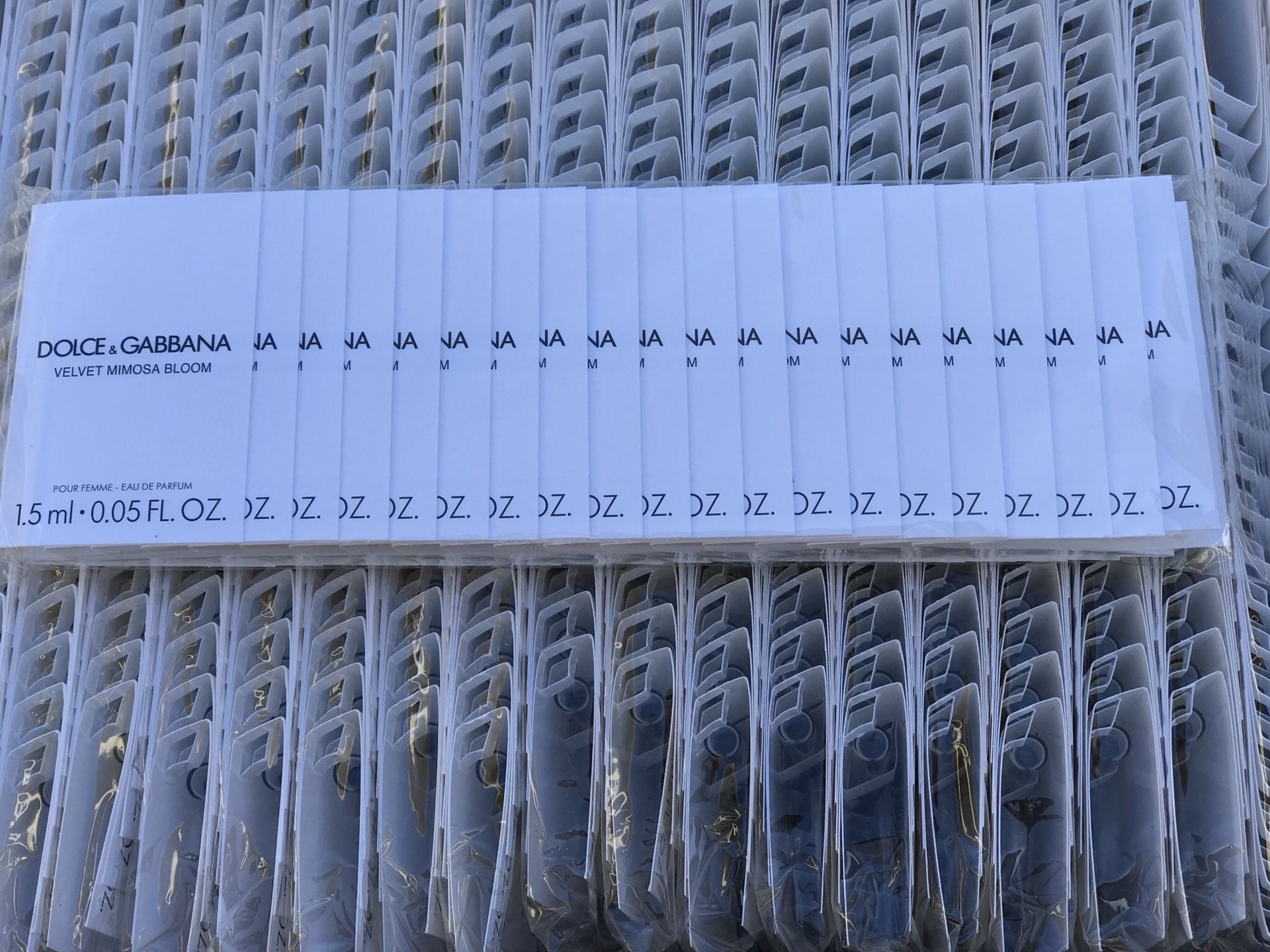 Dolce & Gabbana Velvet mimosa bloom perfume samples