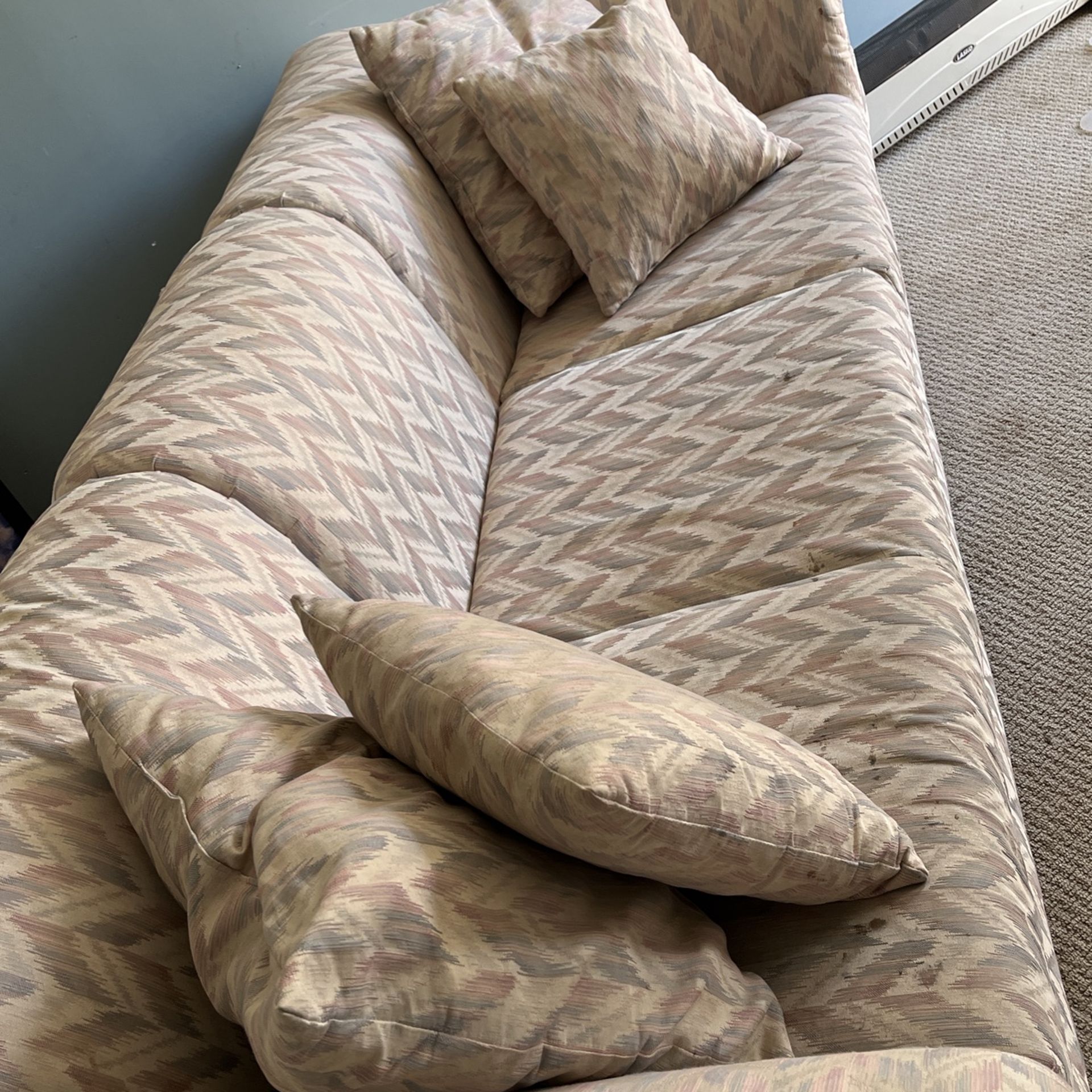 Free Putout Couch