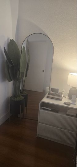 Bedroom set with TV