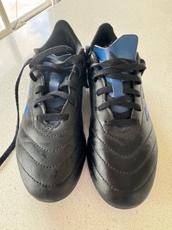 Kids soccer cleats
