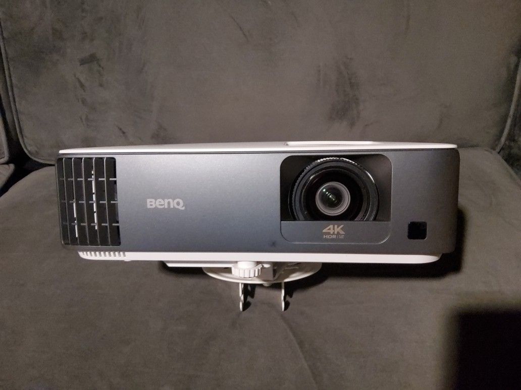 BenQ TK700STi 4K HDR Gaming Projector