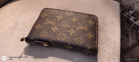 Louie V phone book