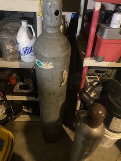 Helium Tank