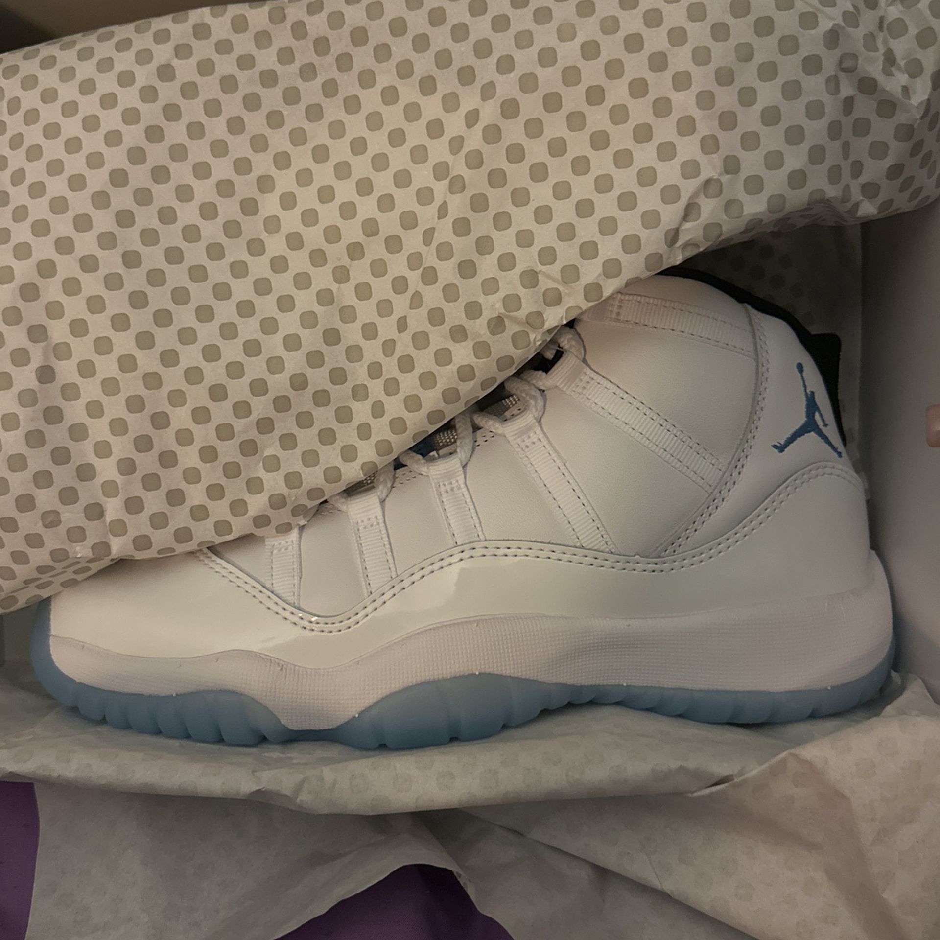 Jordan 11 Retro Legend Blue