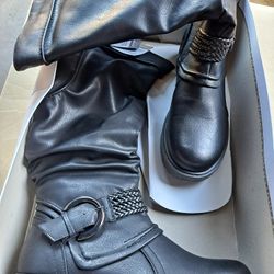 1'.19" LONG WANDERLUST LADIES BOOT. INSULSULAED FOR WINTER.  BLACK SIZE 9.5 Egg