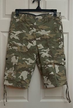 Brand new Men’s relaxed fit messenger cargo camo shorts sizes 30 & 32 $8.00 each