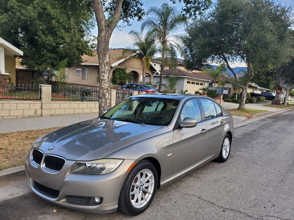 2010 bmw 328i LIKE NEW CLEAN TITLE LOW MILES
