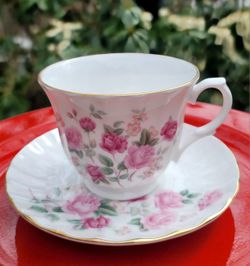 Crown Trent Fine Bone China Teacup Saucer Pink Roses
