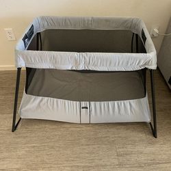 BabyBJorn portable bed