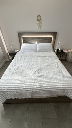 Queen Size Bed Frame and Mattress