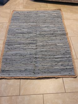 3' X 5' Woven Rug. nuLOOM
