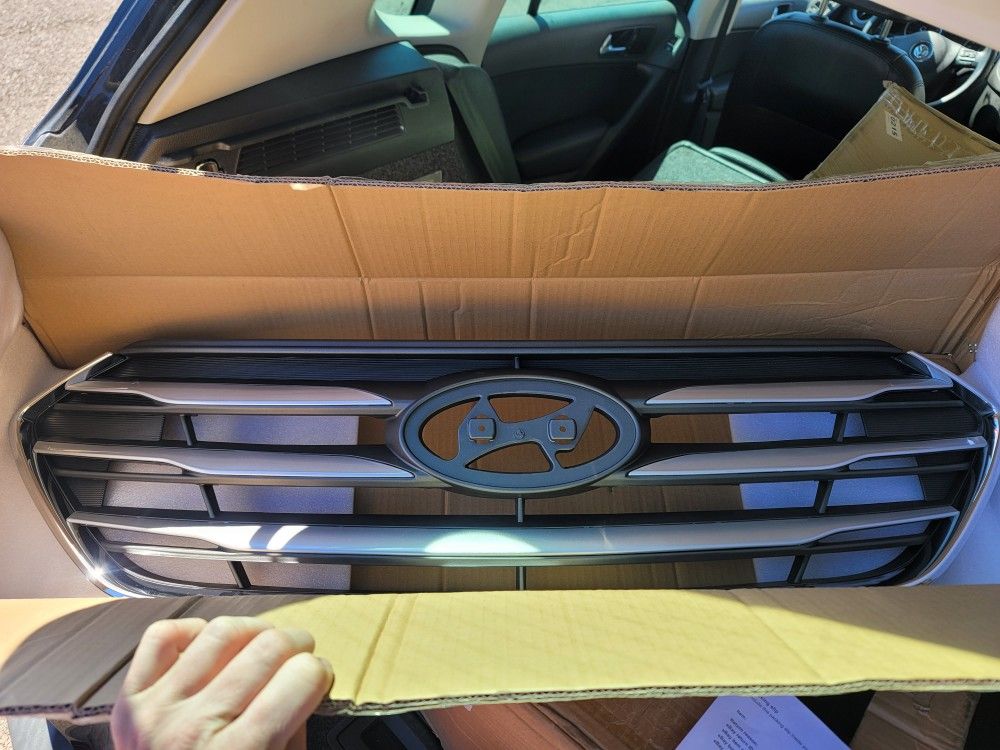 2017-2018 Hyundai Santa fe  front Grille without camera